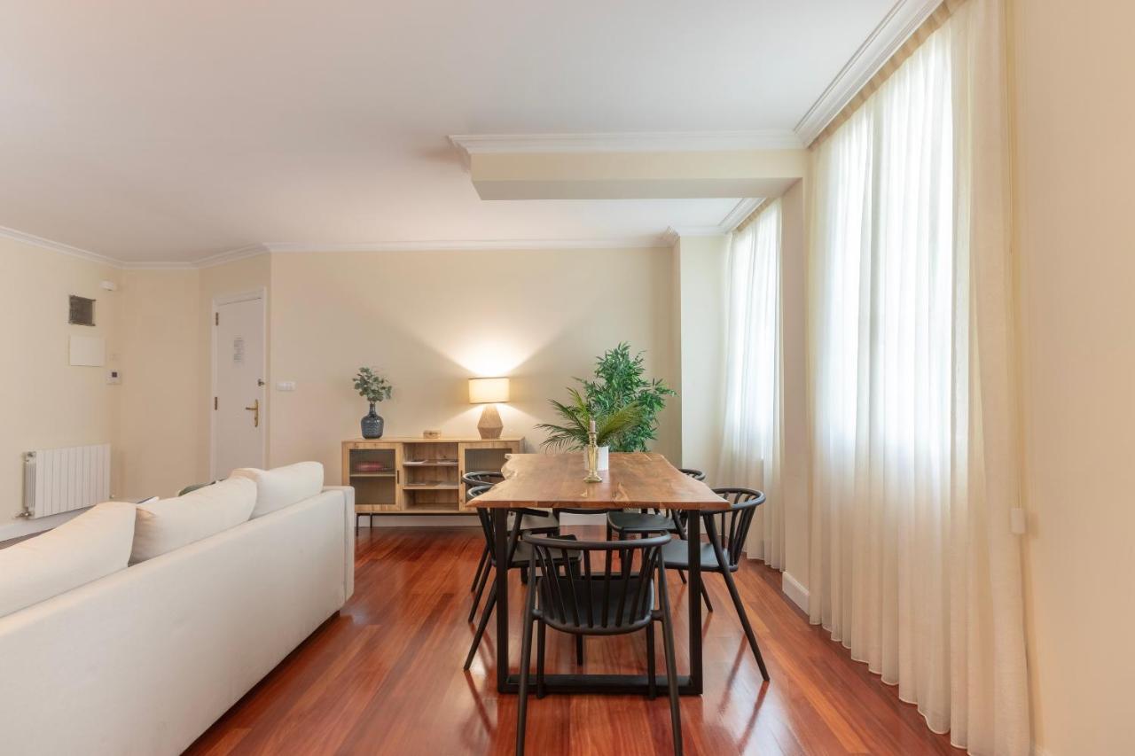 Akomodat En Apartamento En El Centro De Bilbao Con Parking Bagian luar foto