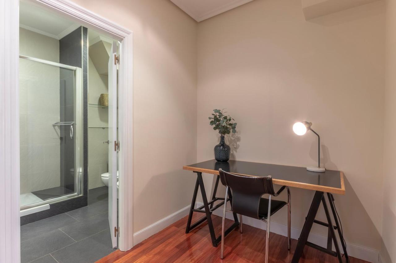Akomodat En Apartamento En El Centro De Bilbao Con Parking Bagian luar foto