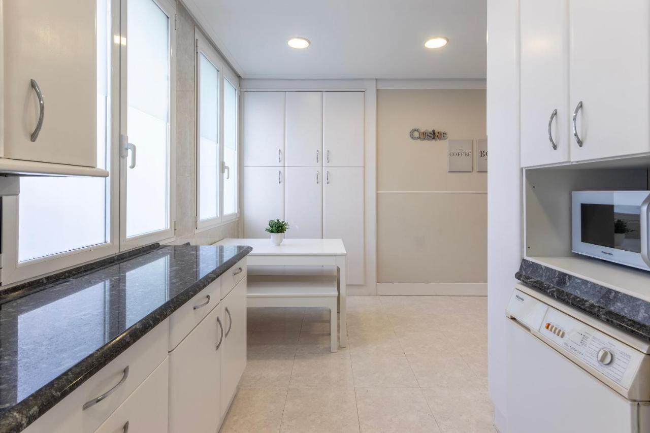 Akomodat En Apartamento En El Centro De Bilbao Con Parking Bagian luar foto