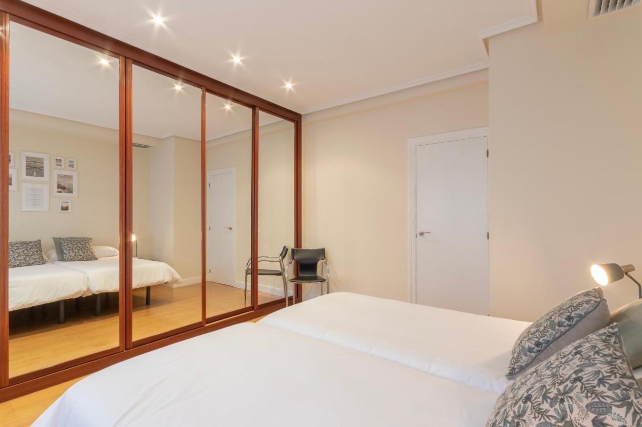 Akomodat En Apartamento En El Centro De Bilbao Con Parking Bagian luar foto
