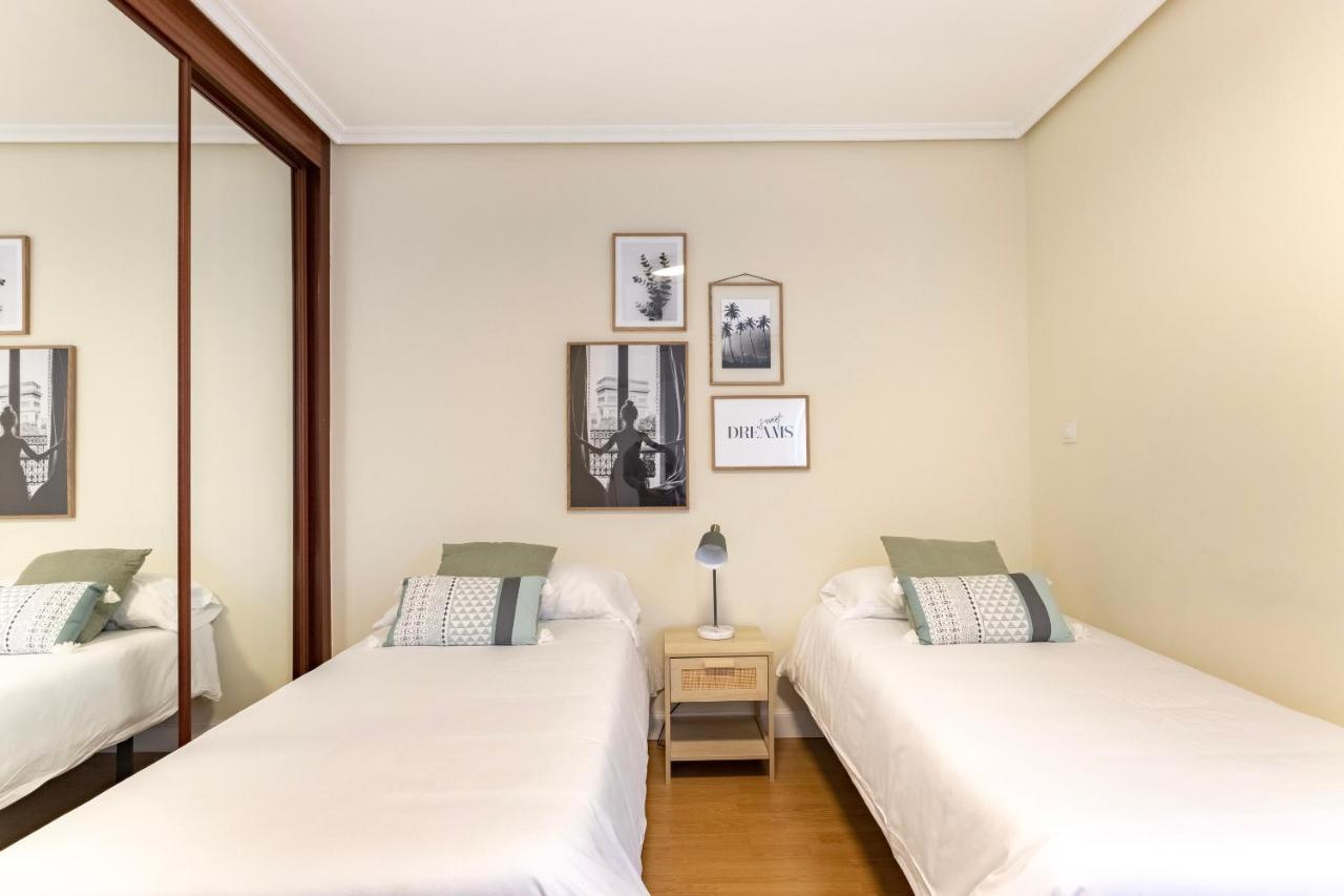 Akomodat En Apartamento En El Centro De Bilbao Con Parking Bagian luar foto